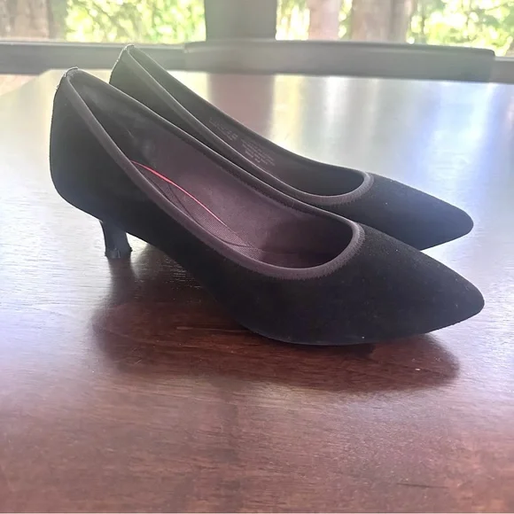 Rockport black suede almond toe pumps heels 9 EUC - Picture 3 of 9